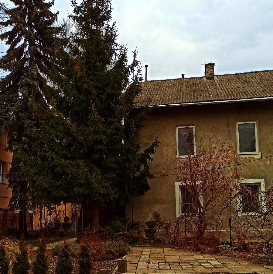 Apartment On Zaliznychna Lvov Exteriér fotografie